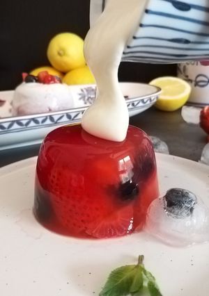 Une photo de Gelée de fruits rouges🍓🍒🍮
