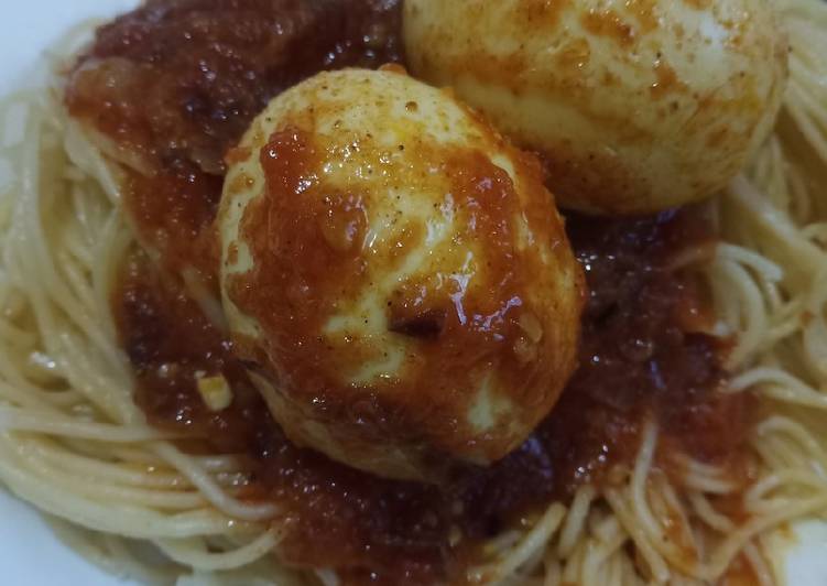 Recipe of Ultimate Egg curry with spaghetti