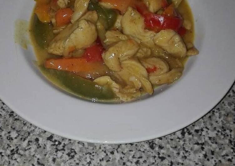 Chicken fillet and peppers stew