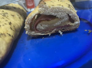 Una foto de Pan casero y relleno súper rápido