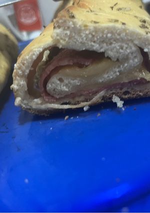 Una foto de Pan casero y relleno súper rápido