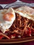 Chanquetes con aliño de pimientos y huevos🍳🐟🌶