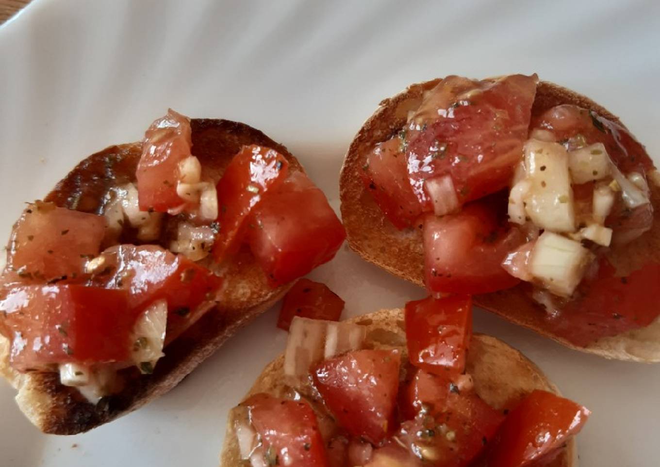 Roasted Italian bread with tomatoes