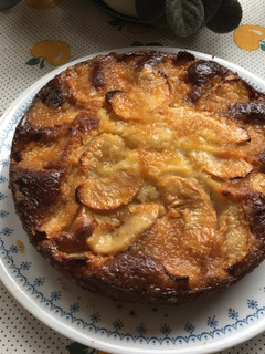 Una foto de Torta de manzana con crema pastelera
