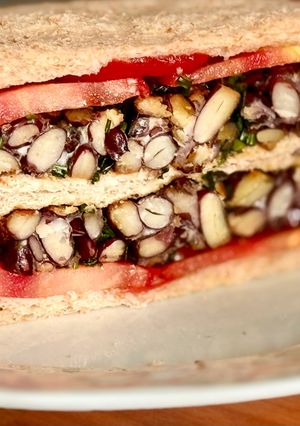 Hình của món 🌱 Sandwich Kẹp Tempeh Đậu Thận.
