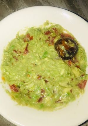 Una foto de Guacamole con 5 sencillos ingredientes 🤔😹 y muy fácil