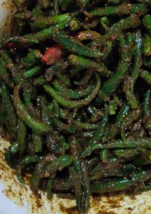 A picture of Mirchi Aachar (pickle).