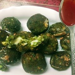 Spinach Cheese Balls A picture of Spinach Cheese Balls.