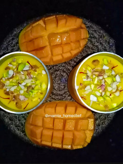 A picture of Mango Lassi.
