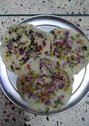 उत्तपम (uttapam recipe in Hindi) रेसिपी मुख्य फोटो