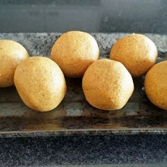 A picture of Besan Ke Laddoo.