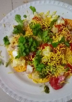 A picture of Chaat puri.