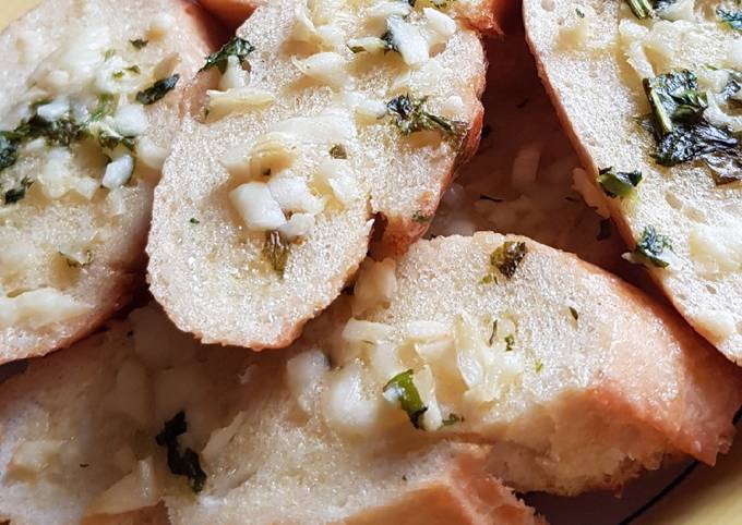 Garlic cheese bread