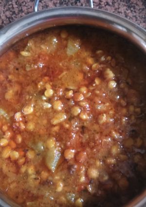 A picture of Lauki chana dal.