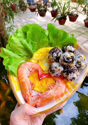 Hình của món Cơm nắm rong biển siêu ngon.