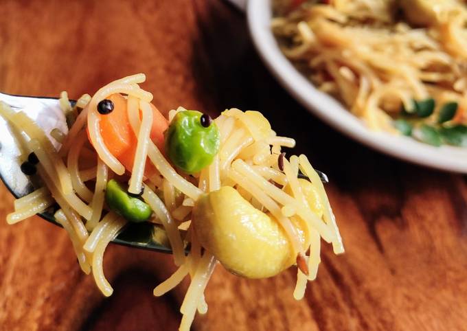 Vegetable Seviyan Upma (veg vermicelli)