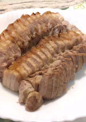 鹽焗五花肉 的食譜成品照片