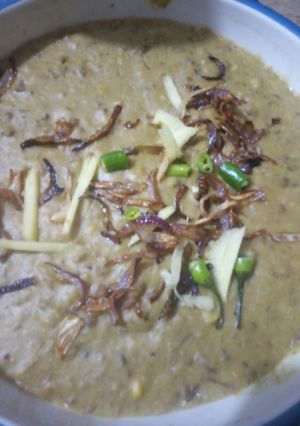 A picture of Haleem with Rice.