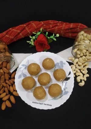 A picture of Atta Ladoo.