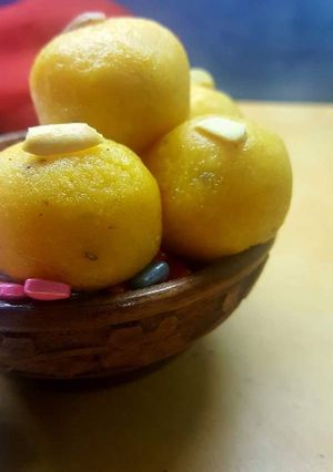 A picture of Mango paneer ladoo.