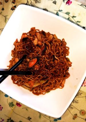 Teriyaki Soba tészta felturbózva recept fotója