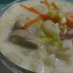 A picture of Creamy Chicken Macaroni Soup.
