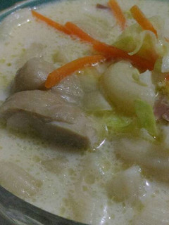 A picture of Creamy Chicken Macaroni Soup.