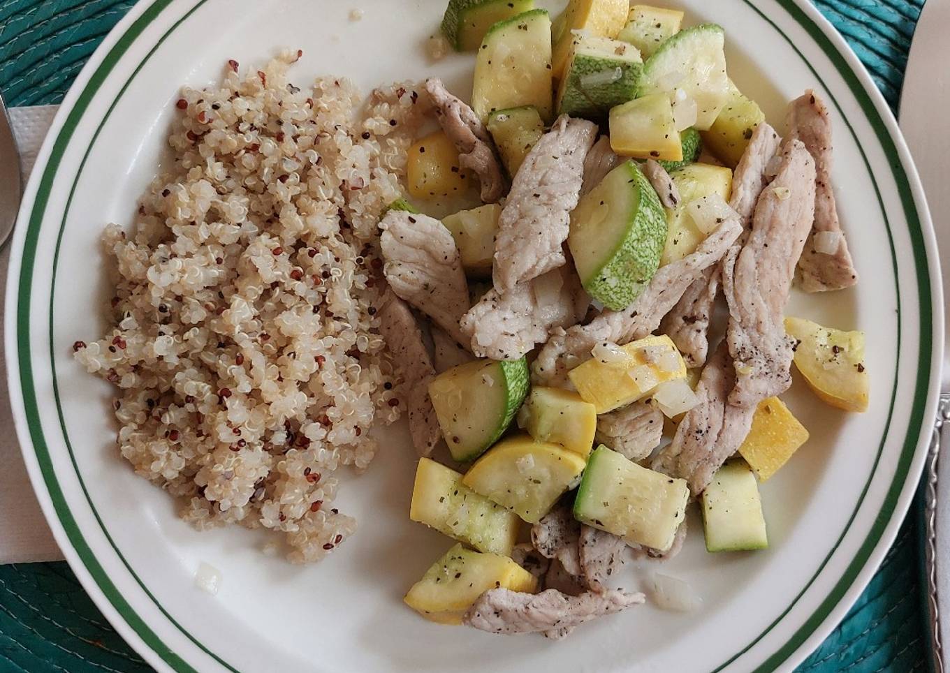 Bisteces de puerco con calabacitas, fácil y rápida