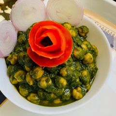 A picture of Palak chana.