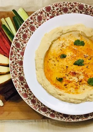 A picture of Hummus.