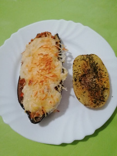 Una foto de Berenjenas rellenas de carne 🥩