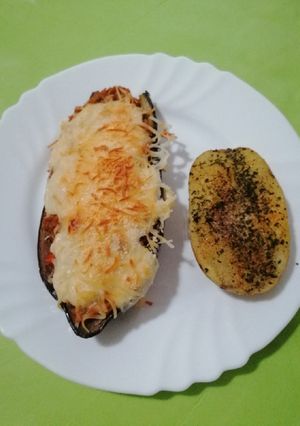 Una foto de Berenjenas rellenas de carne 🥩