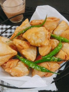 समोसा (samosa recipe in Hindi) रेसिपी मुख्य फोटो