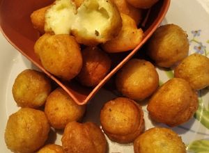 Foto de Bolinha de queijo com apenas 3 ingredientes rápido e fácil