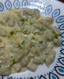 Ñoquis de Papas y Brócoli en Salsa Alfredo con pollo. Delicioso!