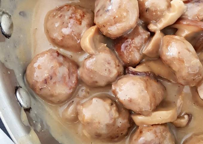 Homemade Meatballs in Creamy Sauce