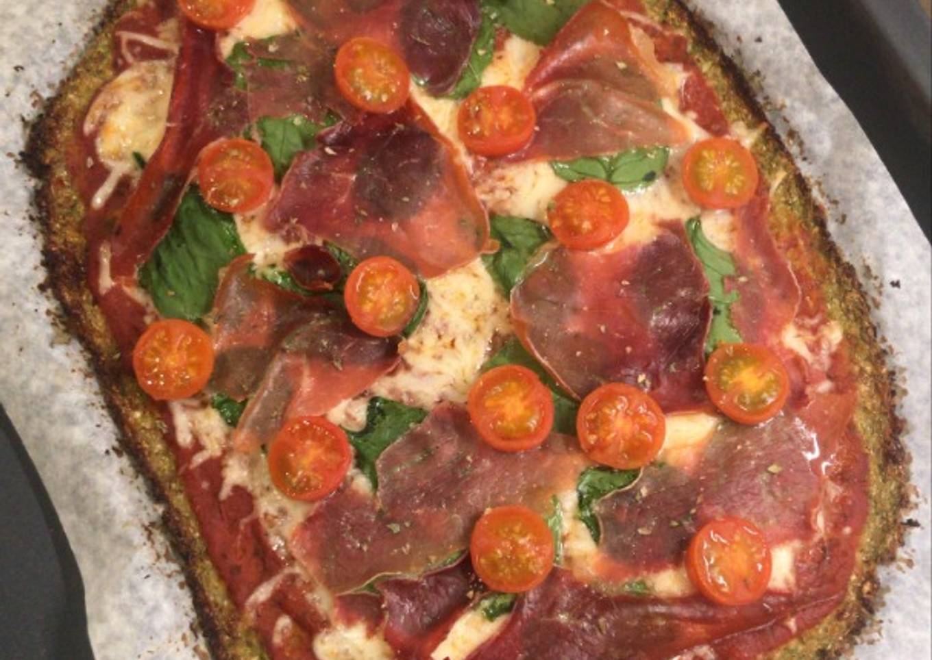 Pizza con base de brócoli