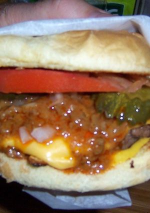 A picture of Gary’s Island world famous chili burger.