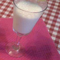 A picture of Banana and Date shake.