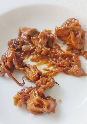 Una foto de Calamares 🦑 encebollados 🧅 en Robot Taurus Foodie