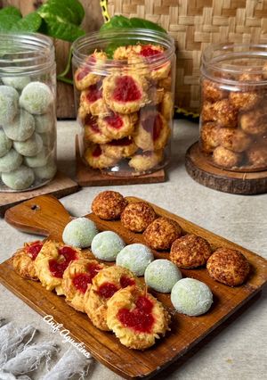 Foto resep 1 Adonan 3 Rasa (Thumbprint Cookies, Pandan Snow Ball, Palm Cheese Cookies)