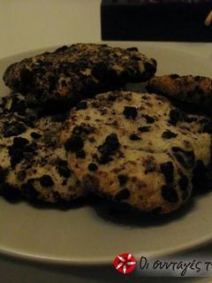 Φωτογραφία της συνταγής OREO cookies με κομμάτια lacta φράουλα