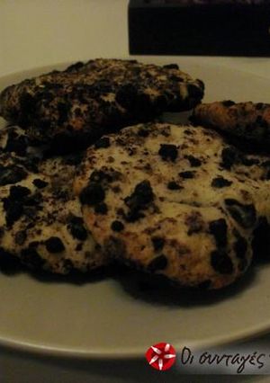Φωτογραφία της συνταγής OREO cookies με κομμάτια lacta φράουλα