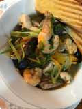 Caldo de mejillones y camarones