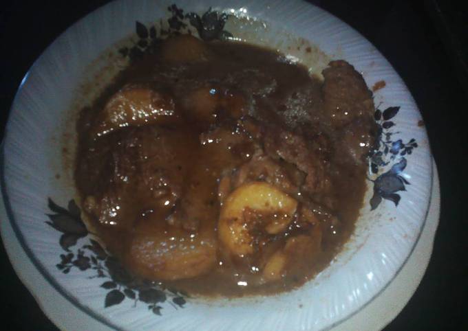 Semur daging sapi dan kentang