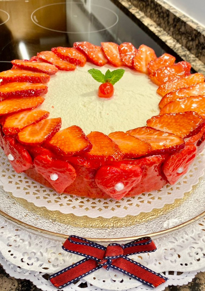 Una foto de Tarta con chocolate blanco “día de los enamorados”