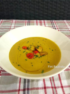 Una foto de Crema de verduras con quesitos