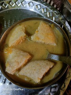 A picture of Idli sambar.