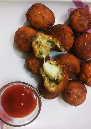 पनीर चीज़ बॉम्ब्स (Paneer cheese bombs recipe in Hindi) रेसिपी मुख्य फोटो