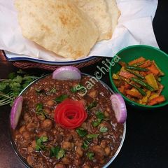 A picture of Chole Bhature.